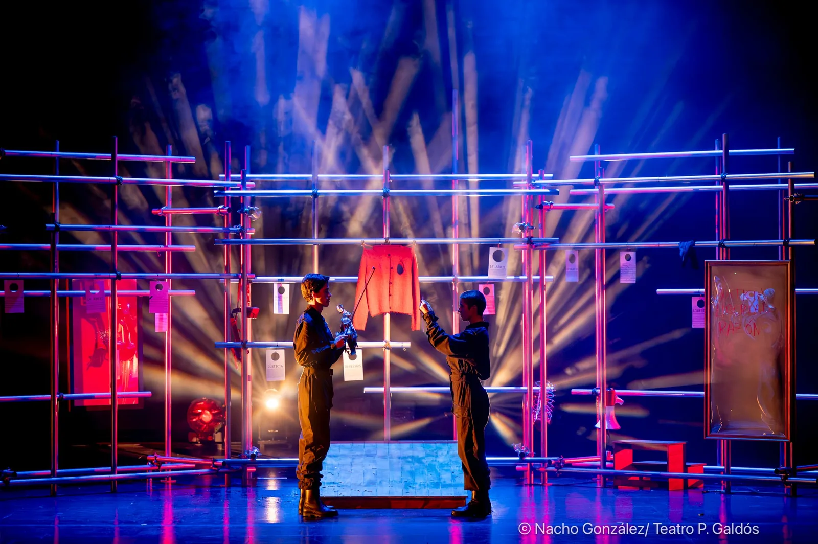 La rebelión de las parias — Teatro y Danza en Santa Cruz de Tenerife, Tenerife